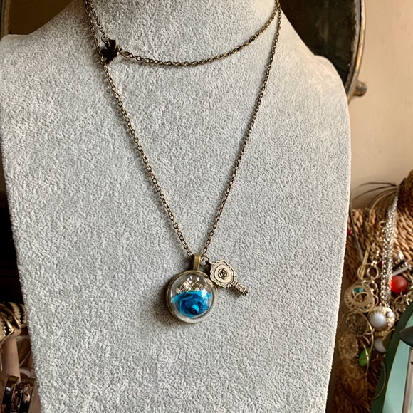 Antiqued Brass Blue Flower Under Glass Pendant New - Picture 5 of 13